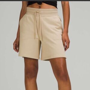 Lululemon All Yours High Rise Short 7’’- beige